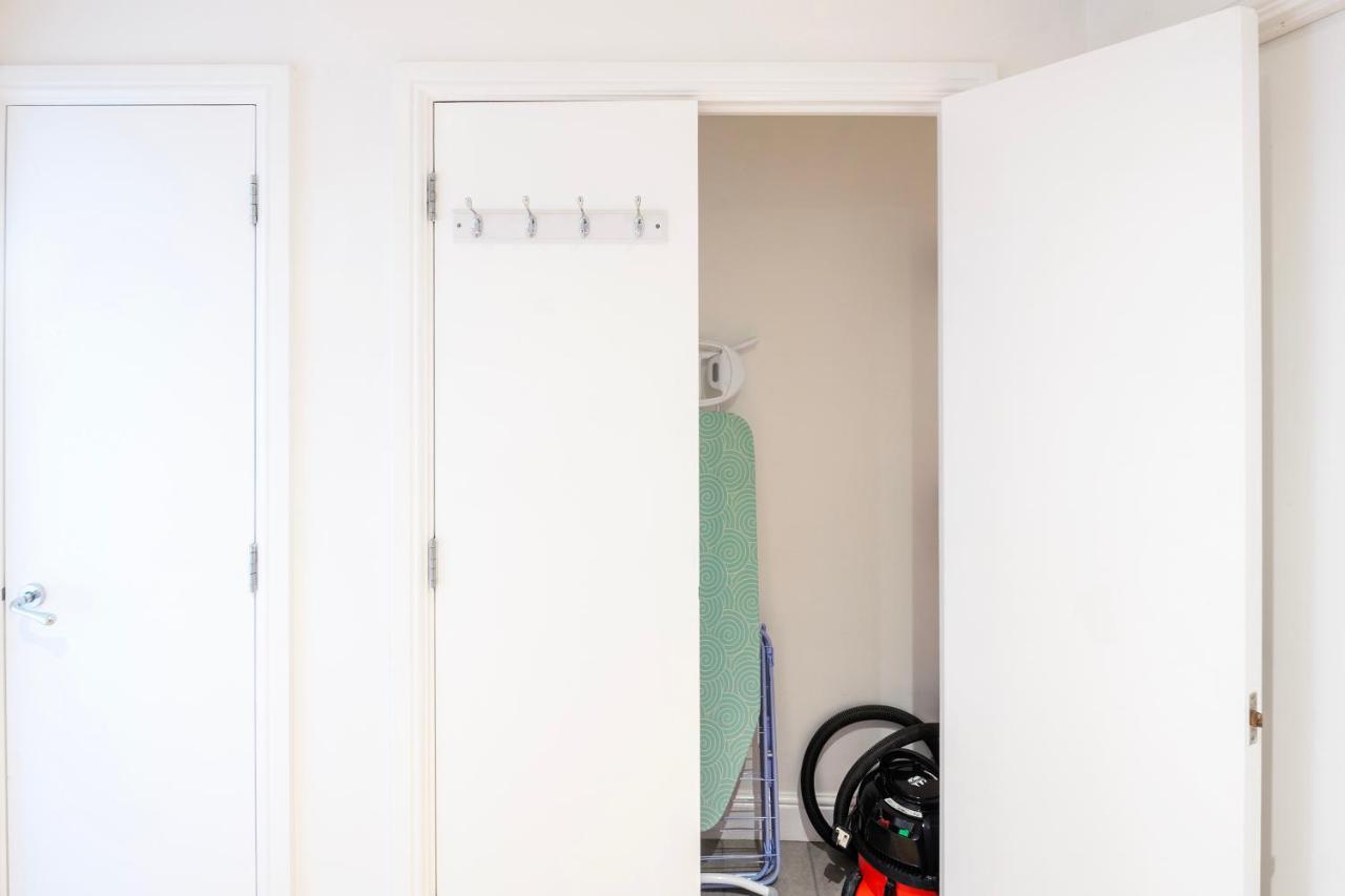 Appartamento The Bright Flat In Whitechapel Londra Esterno foto