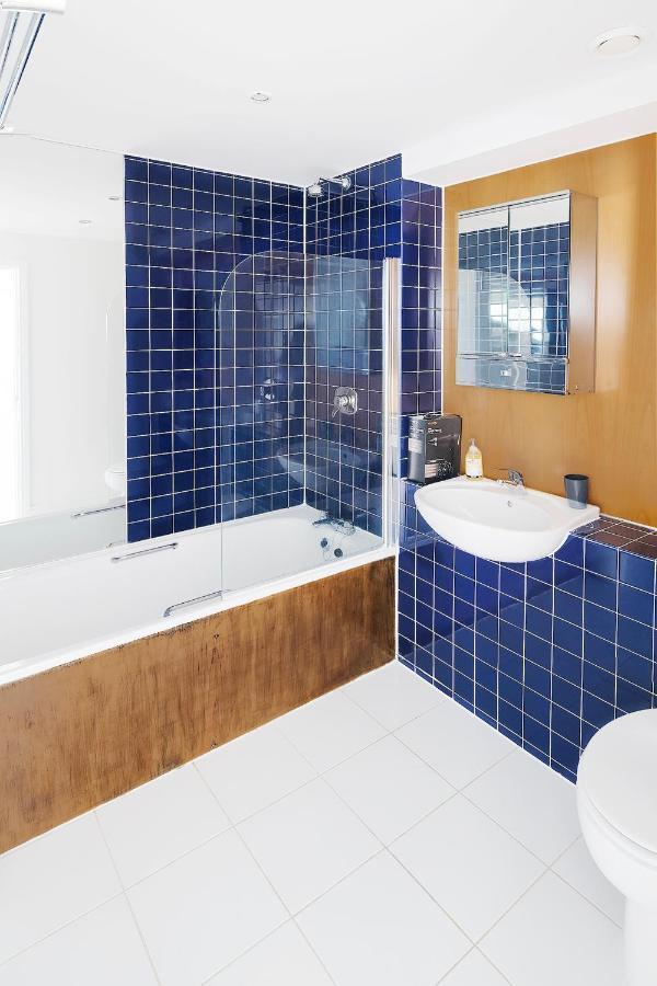 Appartamento The Bright Flat In Whitechapel Londra Esterno foto