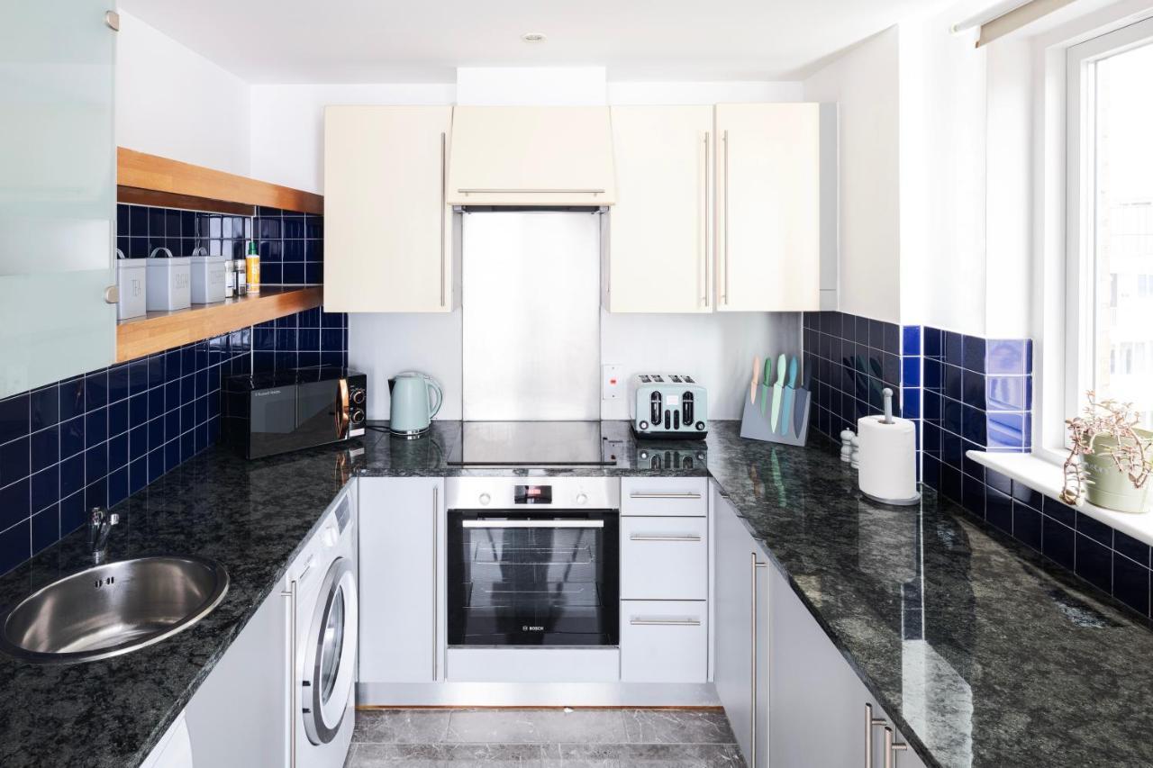 Appartamento The Bright Flat In Whitechapel Londra Esterno foto